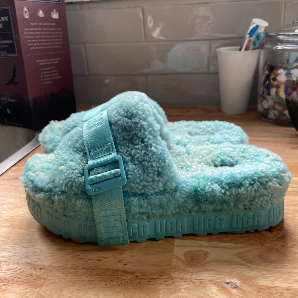 Ugg fluffita slipper, color “clear water” size 8 gently used